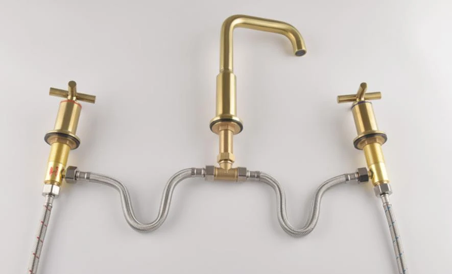widespread bathroom sink faucet (6)